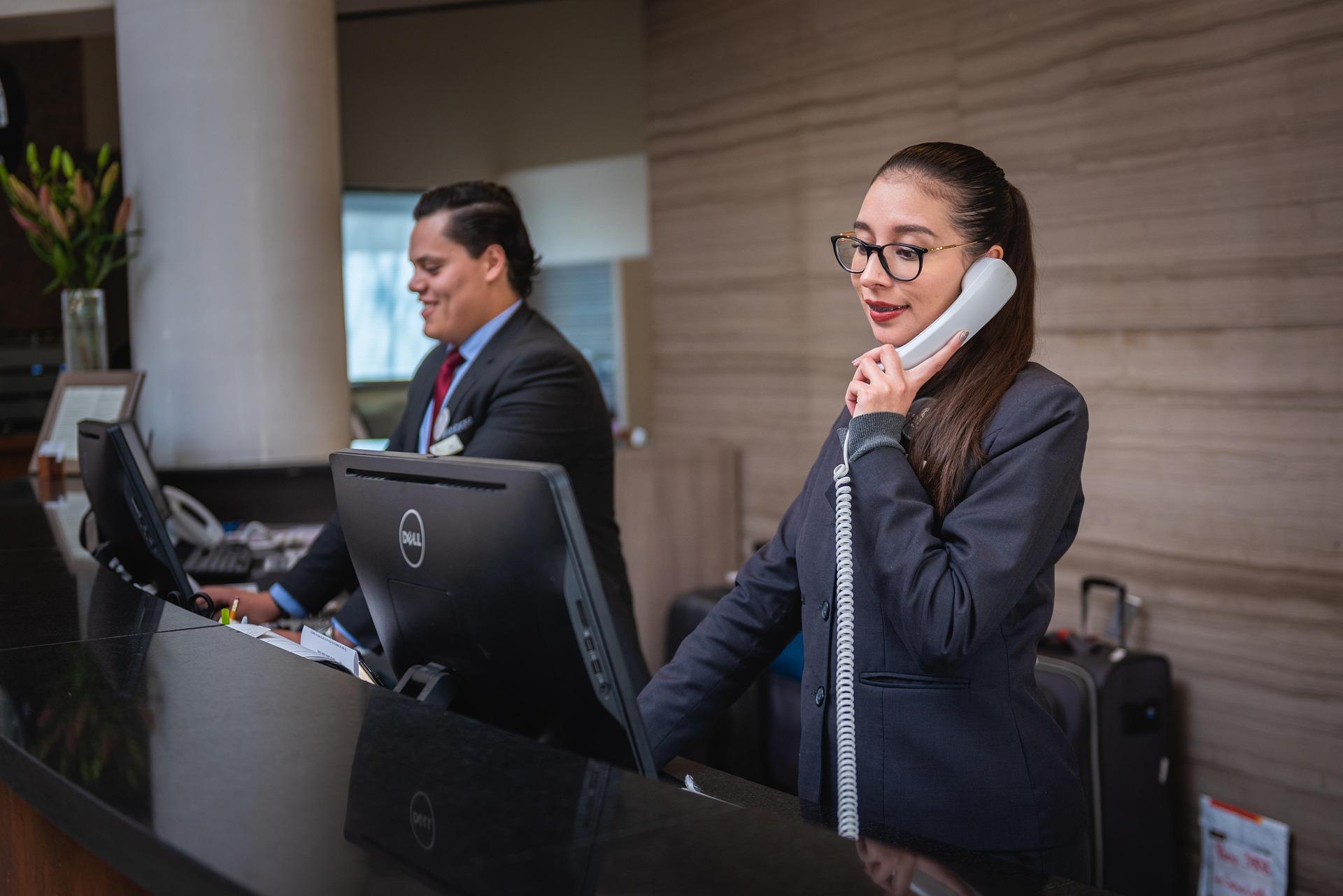Recepcionista para complejo de cabañas
